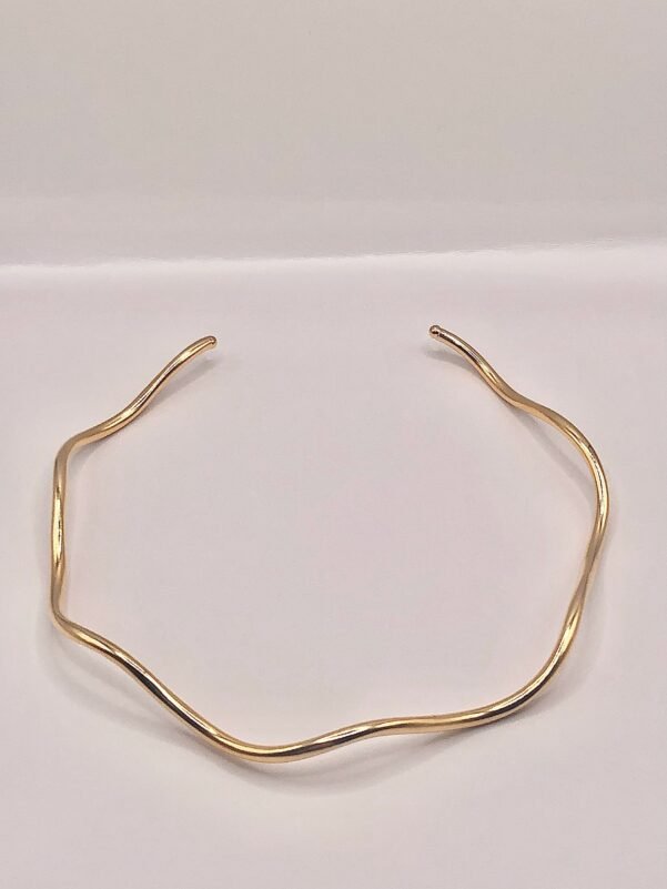 CHOKER ARO RIGIDO ONDULADA DOURADA